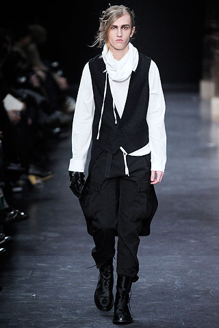 Ann Demeulemeester / - 2010-2011
